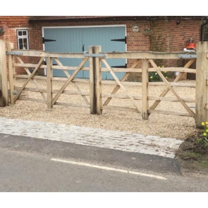 Cleft Chestnut 5 Bar Gate