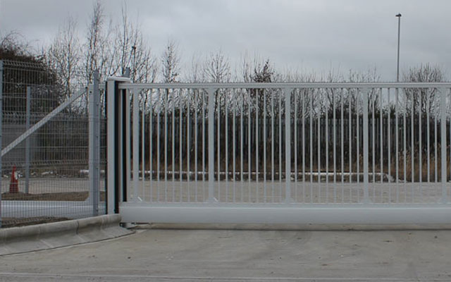 Automated Cantilevered Sliding Gate